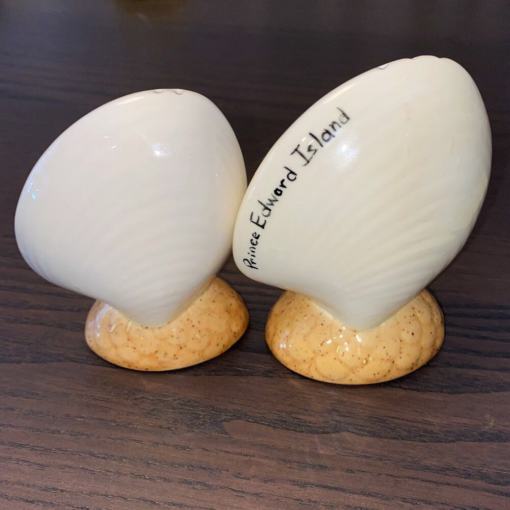 Vintage Ceramic Sea Shells Salt and Pepper Shakers Souvenir PEI Canada